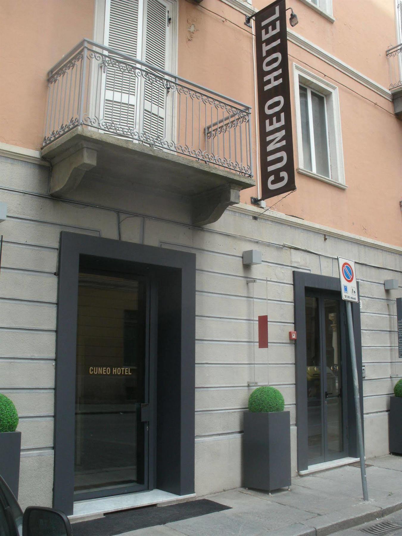 Cuneo Hotel מראה חיצוני תמונה